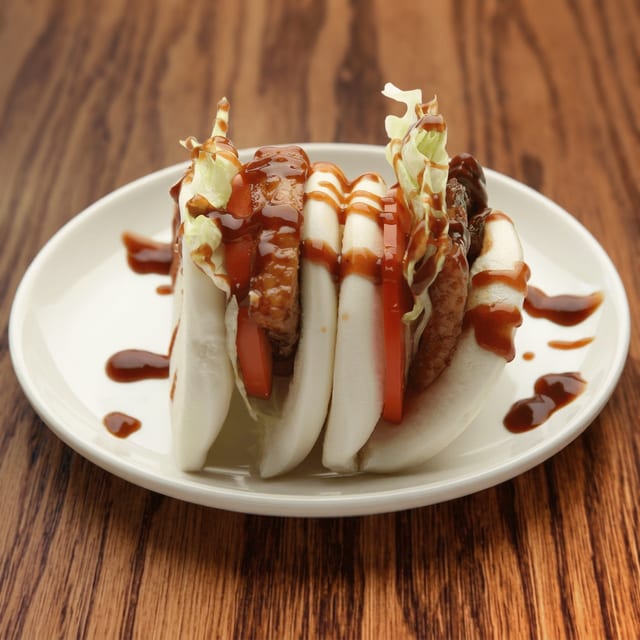 Bao Bun (Pork or Chicken).